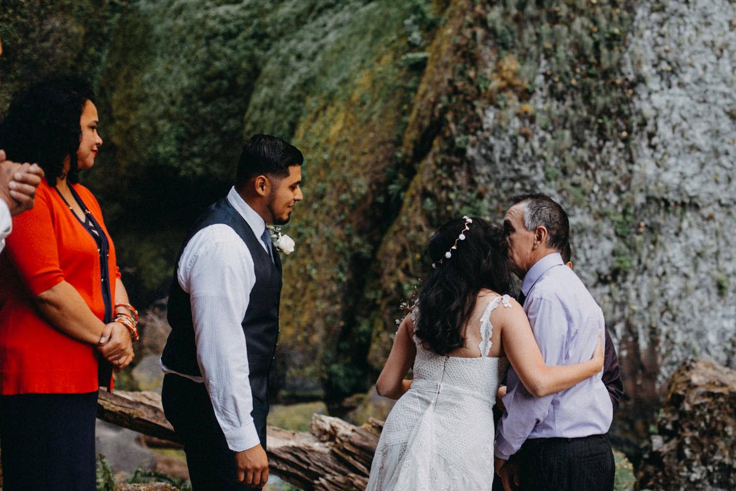 bride kissing dad Oregon Columbia River Gorge elopement