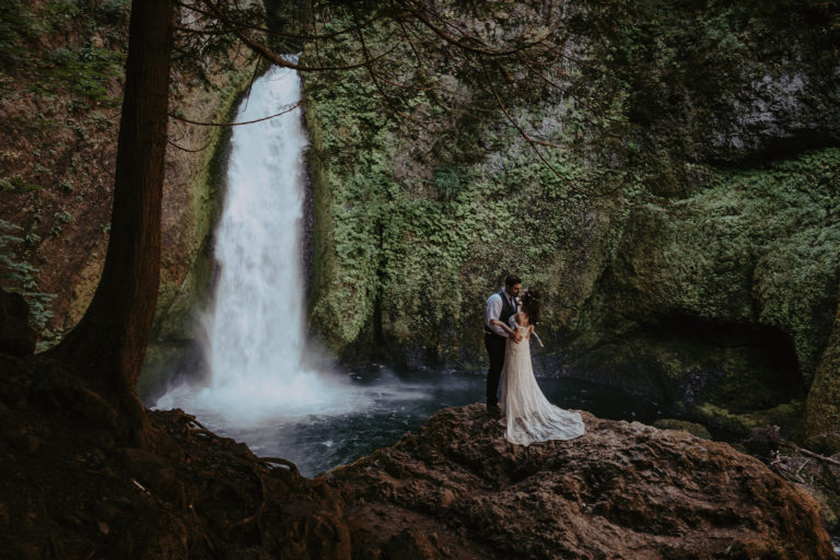 Columbia River Gorge Elopement | Ruby & Cheovanny