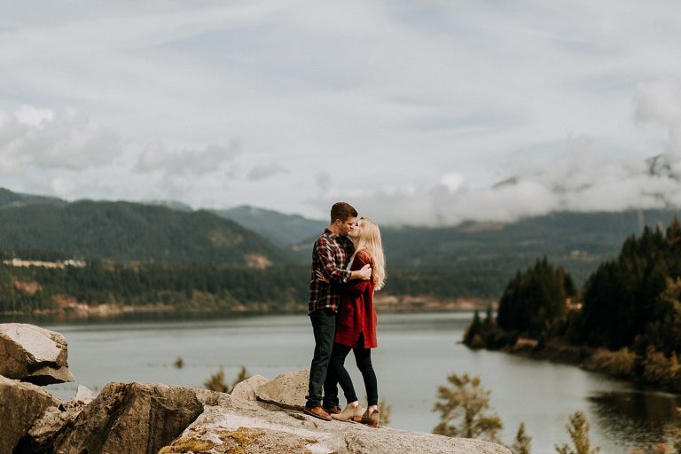 Best Portland Engagement Photo Locations in Oregon