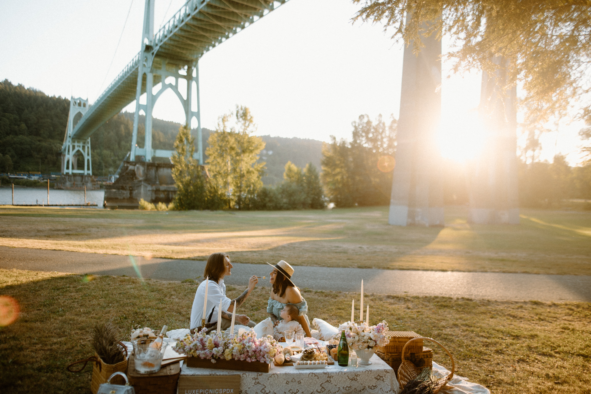what to wear for engagement photos in cathedral park portland parisian style picnic
