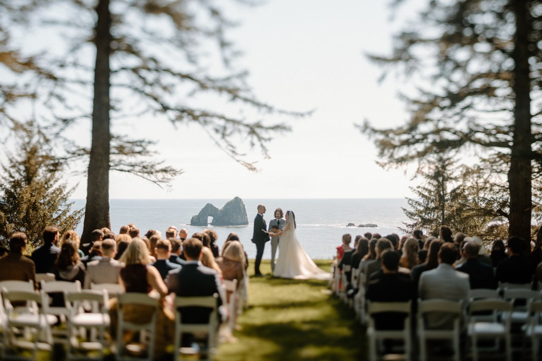 Elegant Crook Point Wedding with Cliffside Views